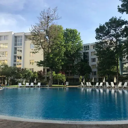 Yassen Nadezhda Apartment *